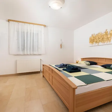 Apartmán Cube Njivice Exteriér fotografie