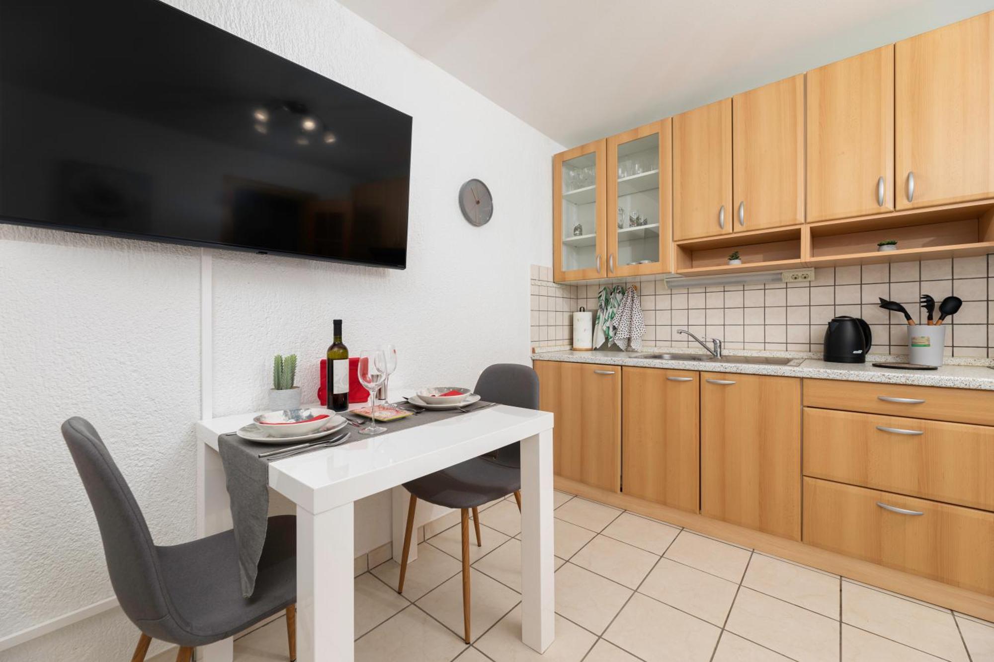 Cube Apartment